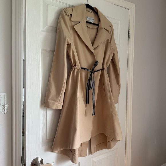 Nikki Jones tan a-line cotton trench coat with tie waist - size Medium (M) NWOT - Picture 3 of 7